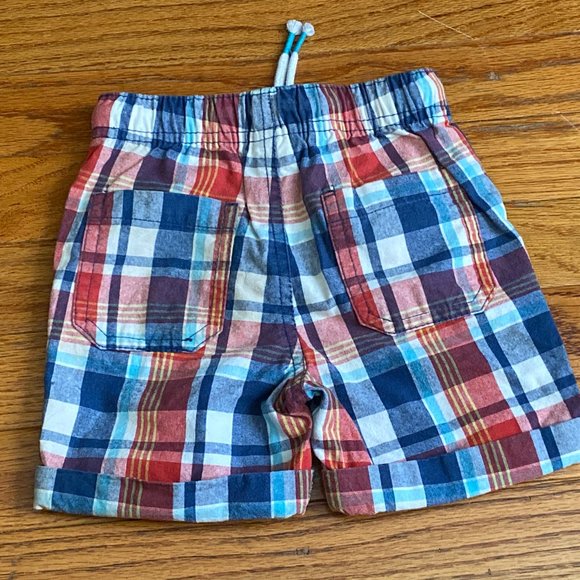 Cat & Jack ❤️ Boy's Multicolor Drawstring Plaid Shorts Size 18M (PRE-LOVED) - Picture 2 of 4